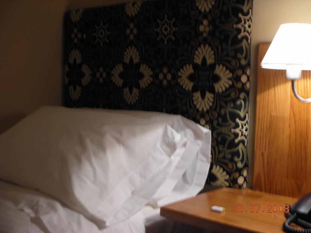 Euskadi Hotel General Pico Esterno foto