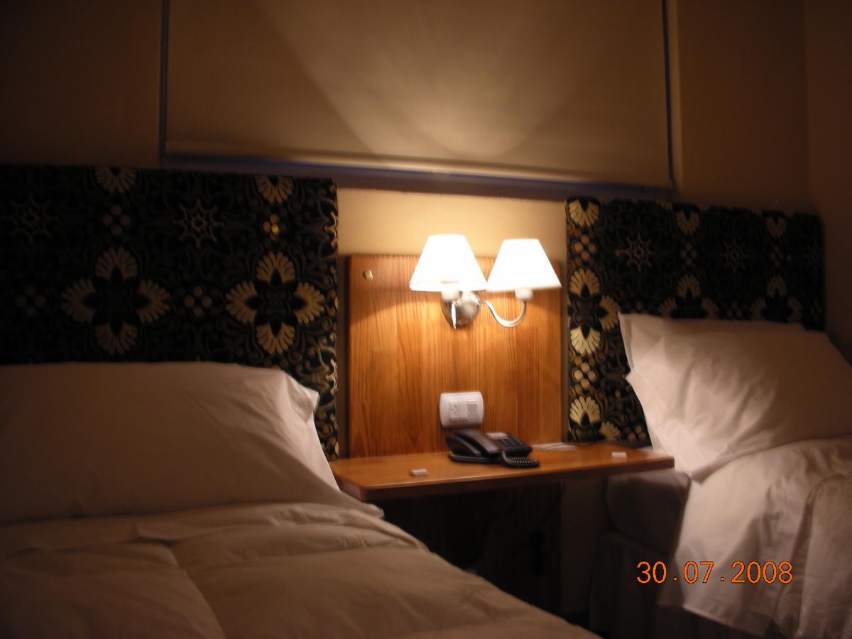 Euskadi Hotel General Pico Esterno foto